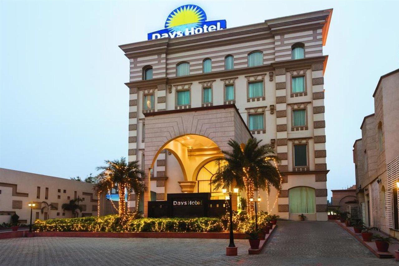 Days Hotel By Wyndham Panipat Экстерьер фото
